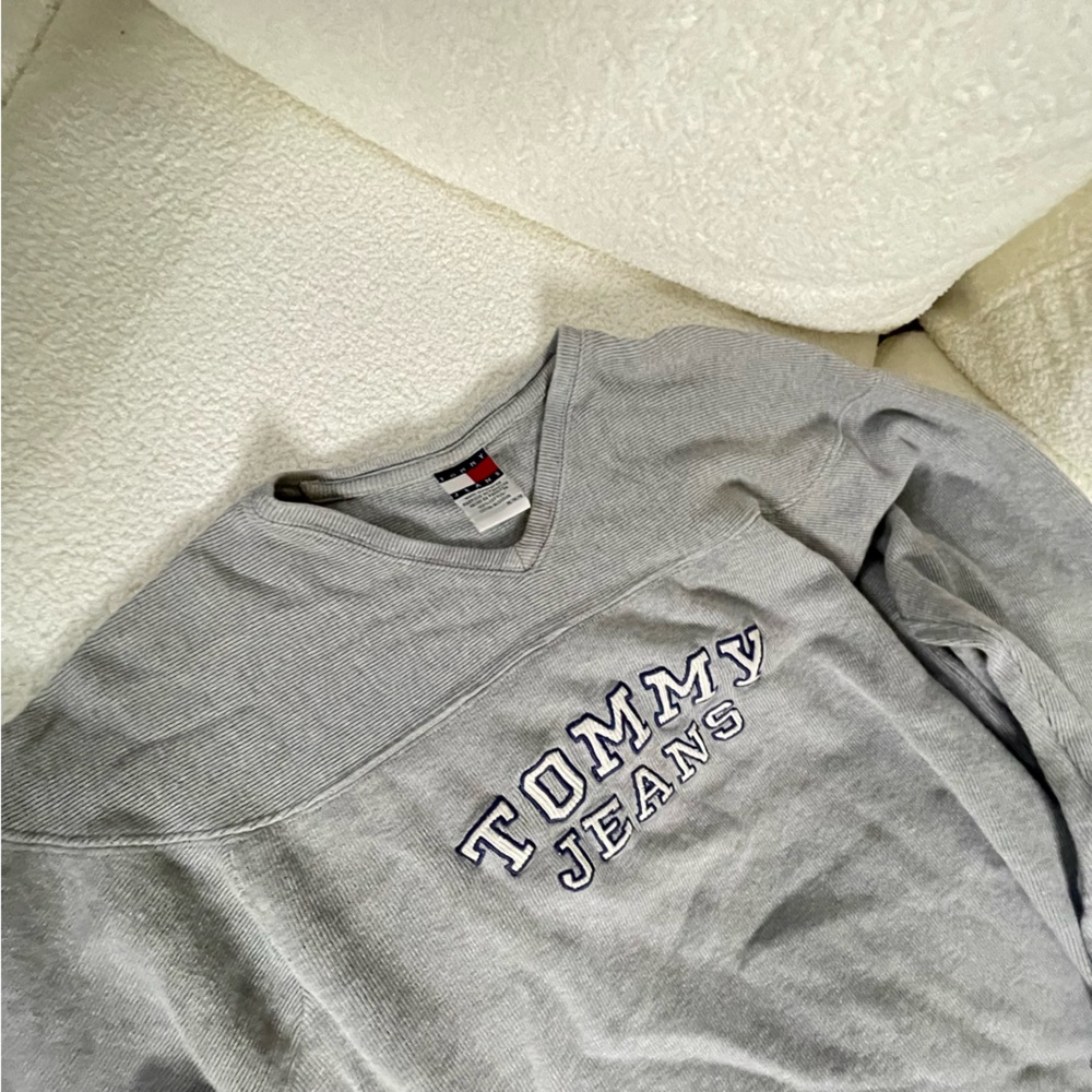 Tommy Hilfiger grey sweater/pull over